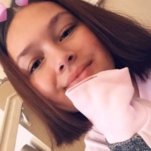 Meet your Posher, Casandra